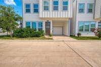 Building Photo - 7703 Rainbow Cl