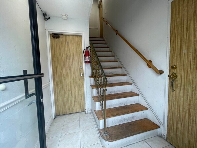 Building Photo - 306 65th St