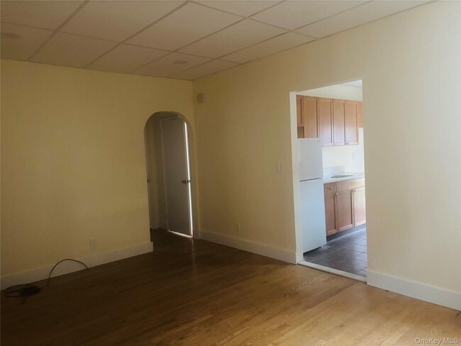 Building Photo - 165 Larkfield Rd