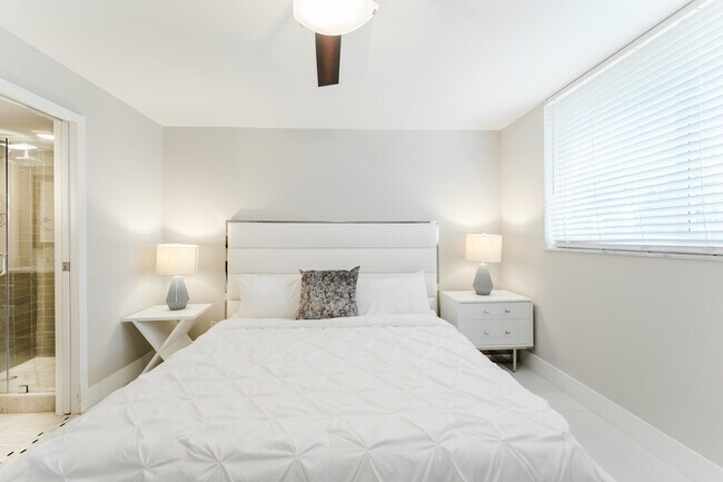 Building Photo - 601 N Ocean Blvd