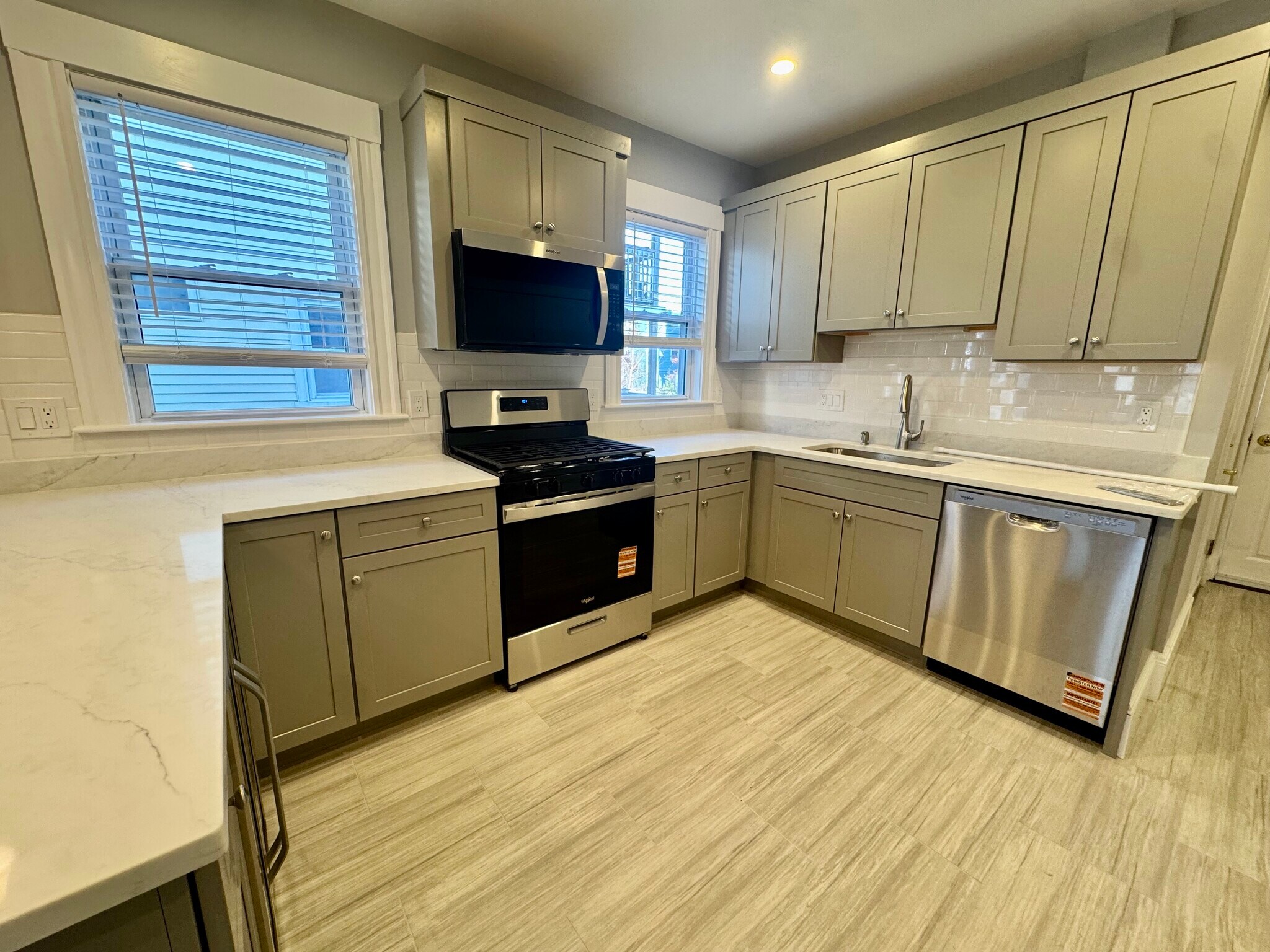 Building Photo - 69 Turner St