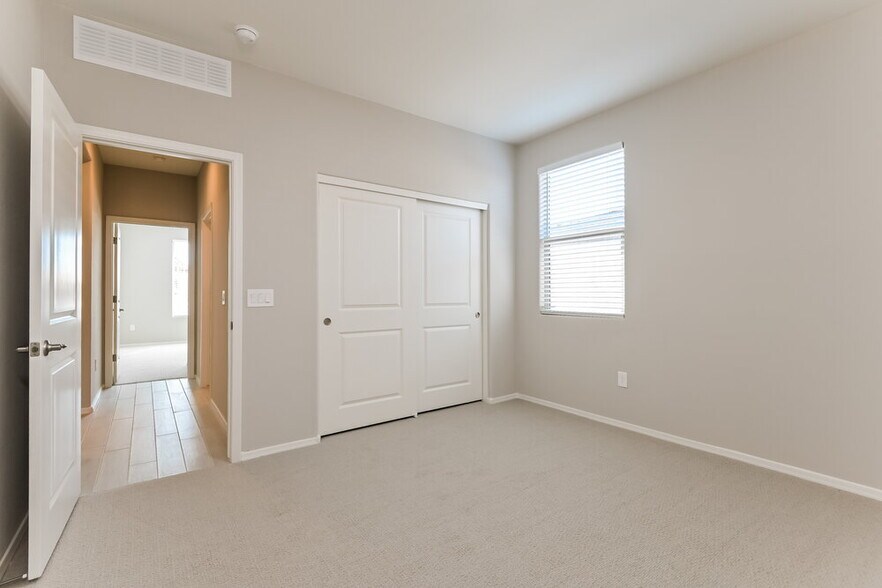 Building Photo - 13875 E Silver Pne Trl