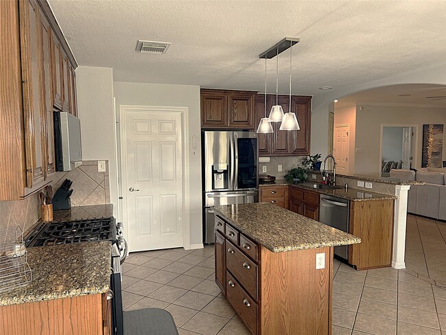 Building Photo - 8426 Hunters Village Dr