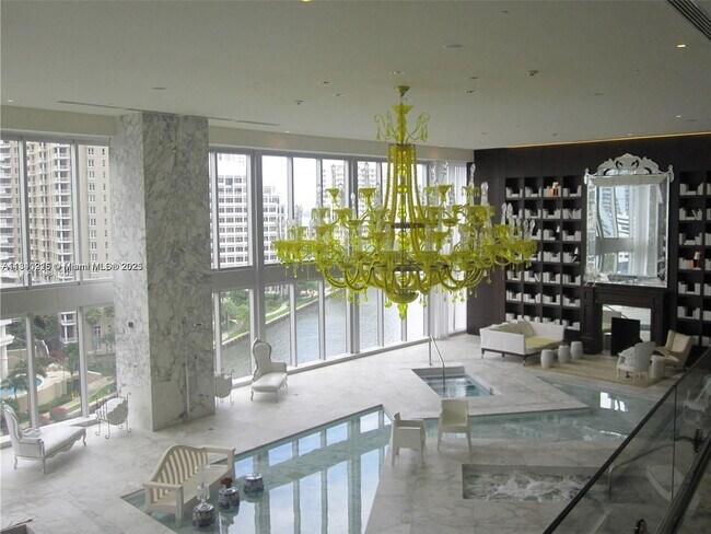 Building Photo - 475 Brickell Ave