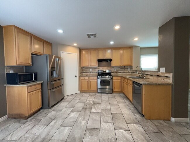 Building Photo - LOCATION IS KEY FOR SHOPPING AND SOCIALIZING