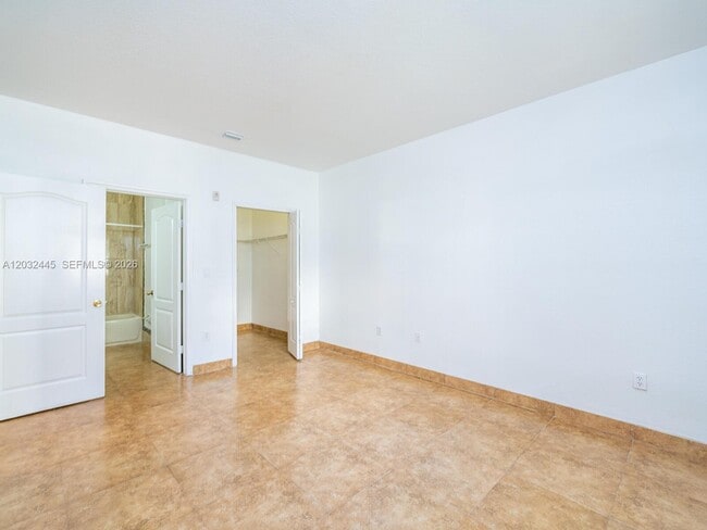 Building Photo - 1663 SE 27th Dr