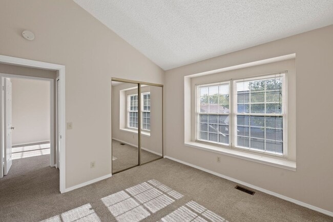 Building Photo - BRIGHT & UPDATED RANCH-STYLE HOME in D-20