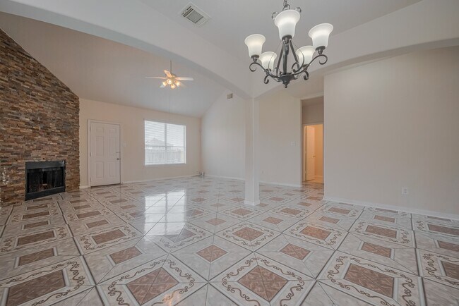 Building Photo - 155 Rodeo Dr