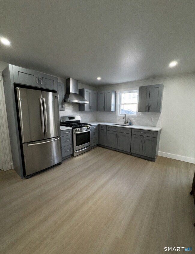 Building Photo - 340 Brightwood Ave