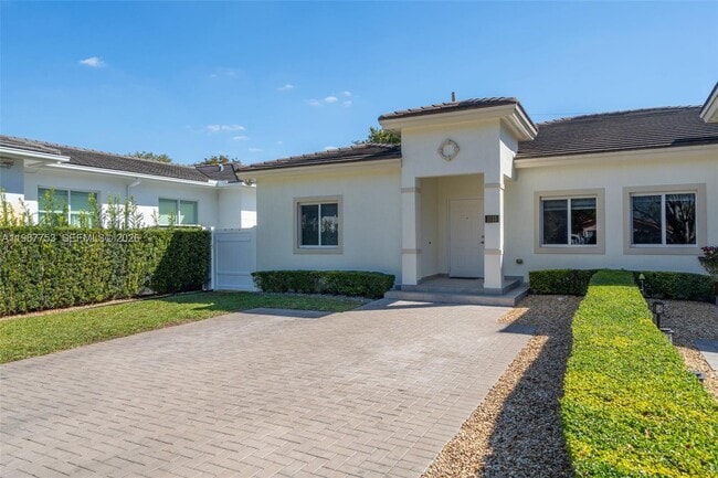 Building Photo - 1515 SW 65th Pl