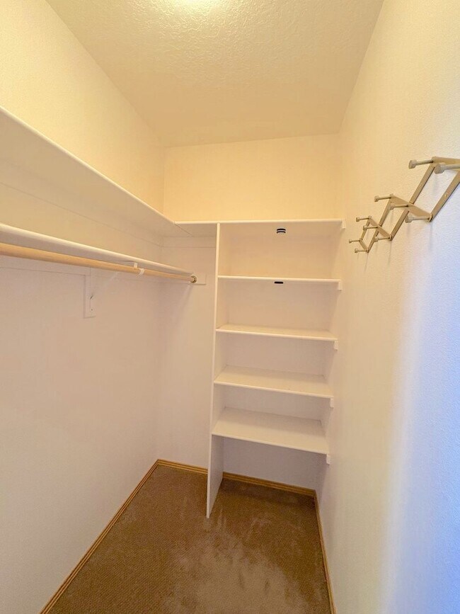 Building Photo - Immaculate 3 bedroom in Rio Rancho! Stunni...