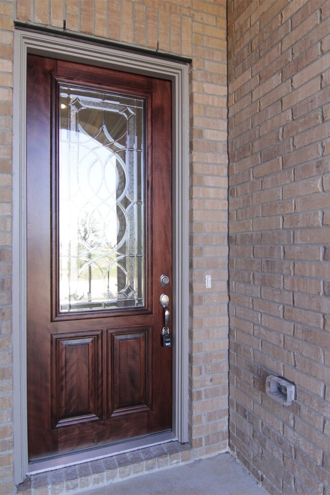 Building Photo - 31811 Dunham Lake Dr