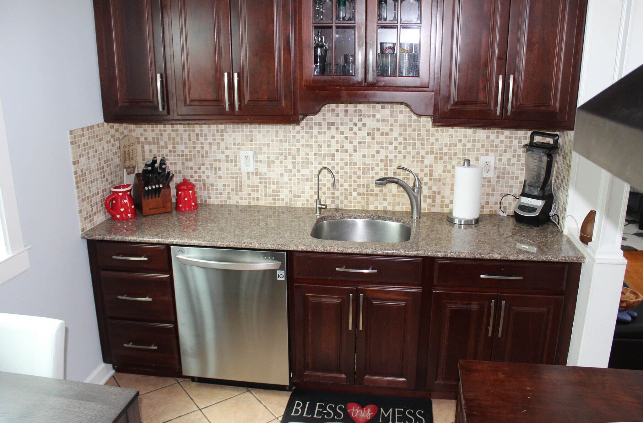 Building Photo - 391 Semel Ave