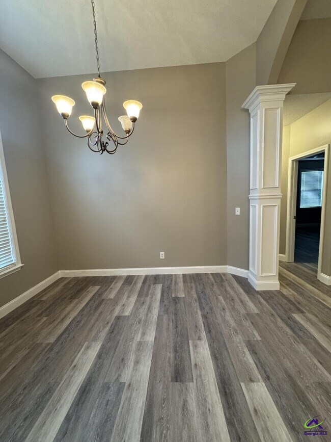 Building Photo - 106 Daventry Ln