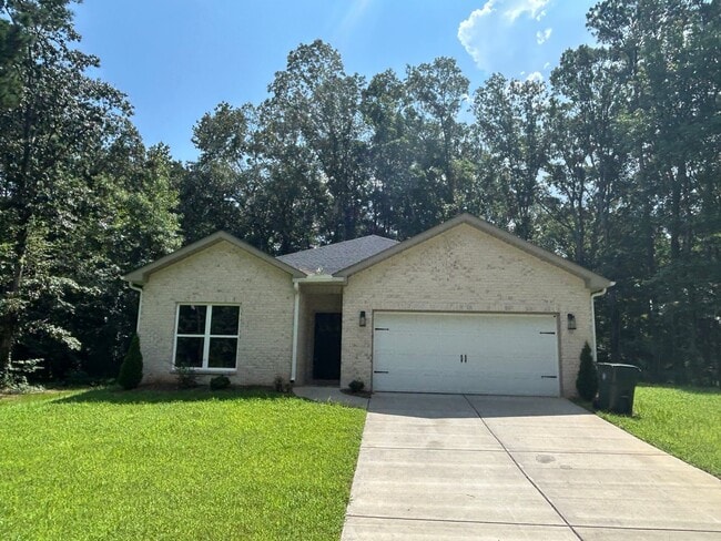 Primary Photo - 207 Dawn Dr