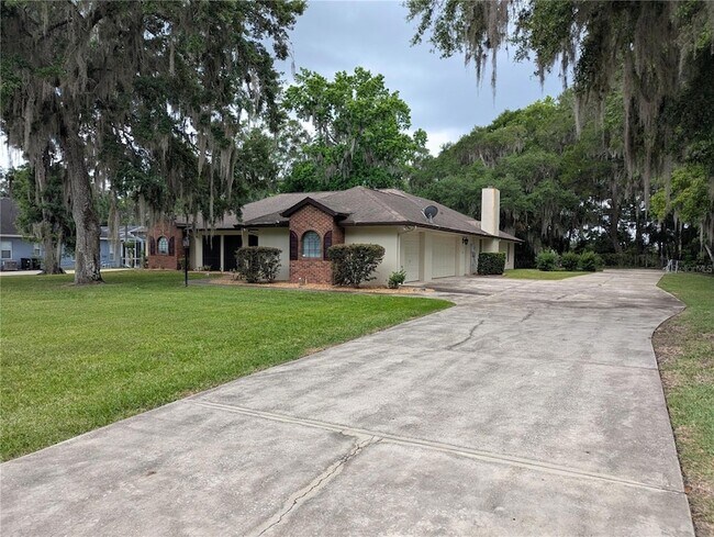 Building Photo - 8930 SE 17th Ct