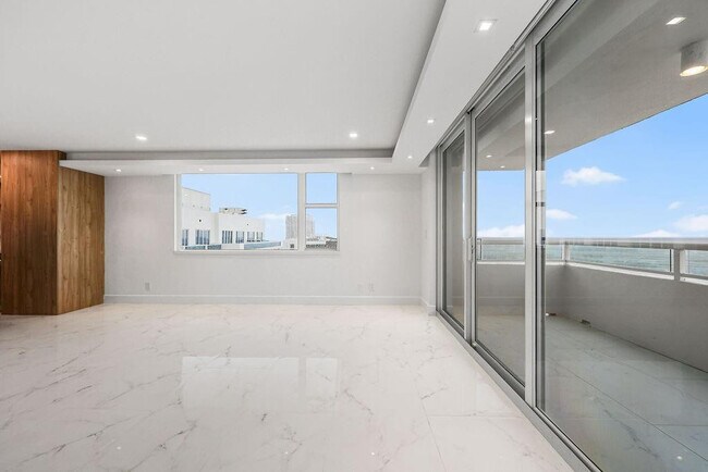 Building Photo - 545 S Fort Lauderdale Beach Blvd