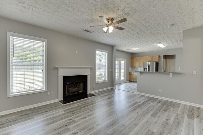 Building Photo - 678 Clairidge Elm Trail SW