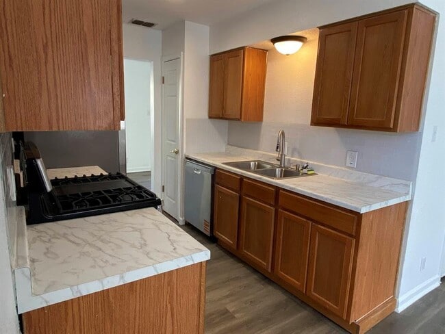 Building Photo - 5813 Signal Point