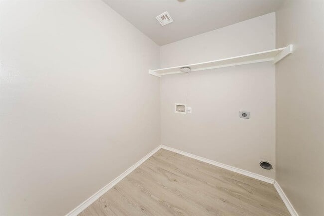 Building Photo - 9601 Evie Dr