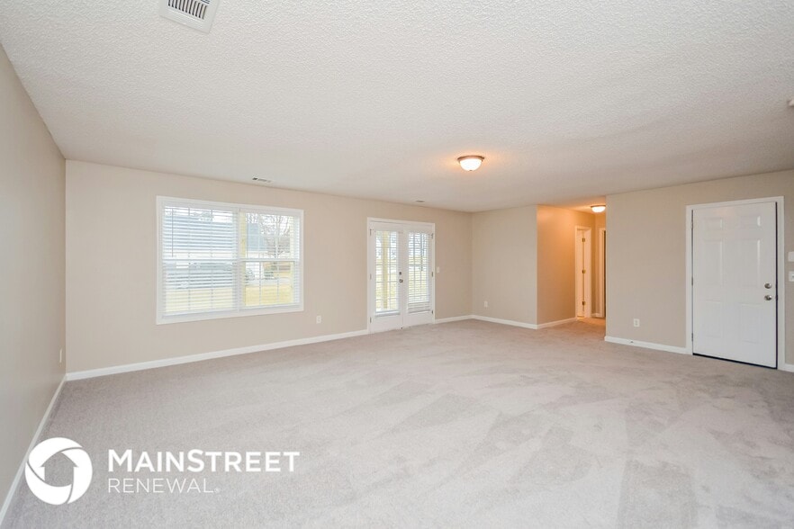 Building Photo - 360 The Gables Dr