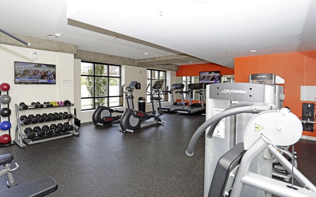 Interior Photo - 1125 Jefferson