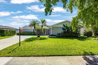 Building Photo - ** LAKEWOOD ** 3 BED / 2 BATH / GARAGE - SINGLE FAMILY HOME - GREAT LOCATION! - PET OK - ANNUAL R...