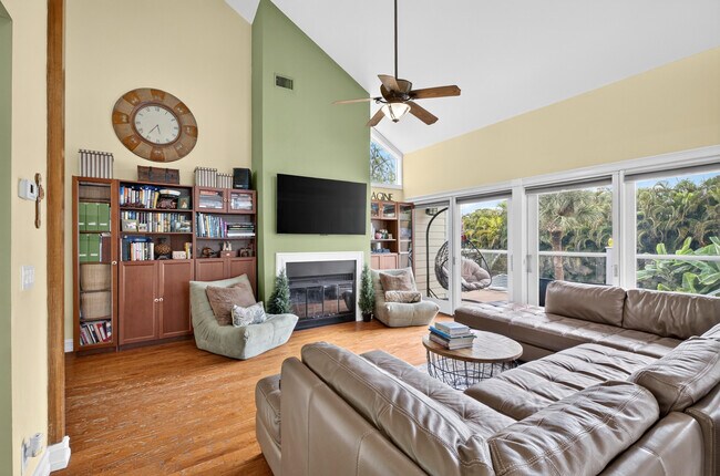 Building Photo - 13074 La Mirada Cir