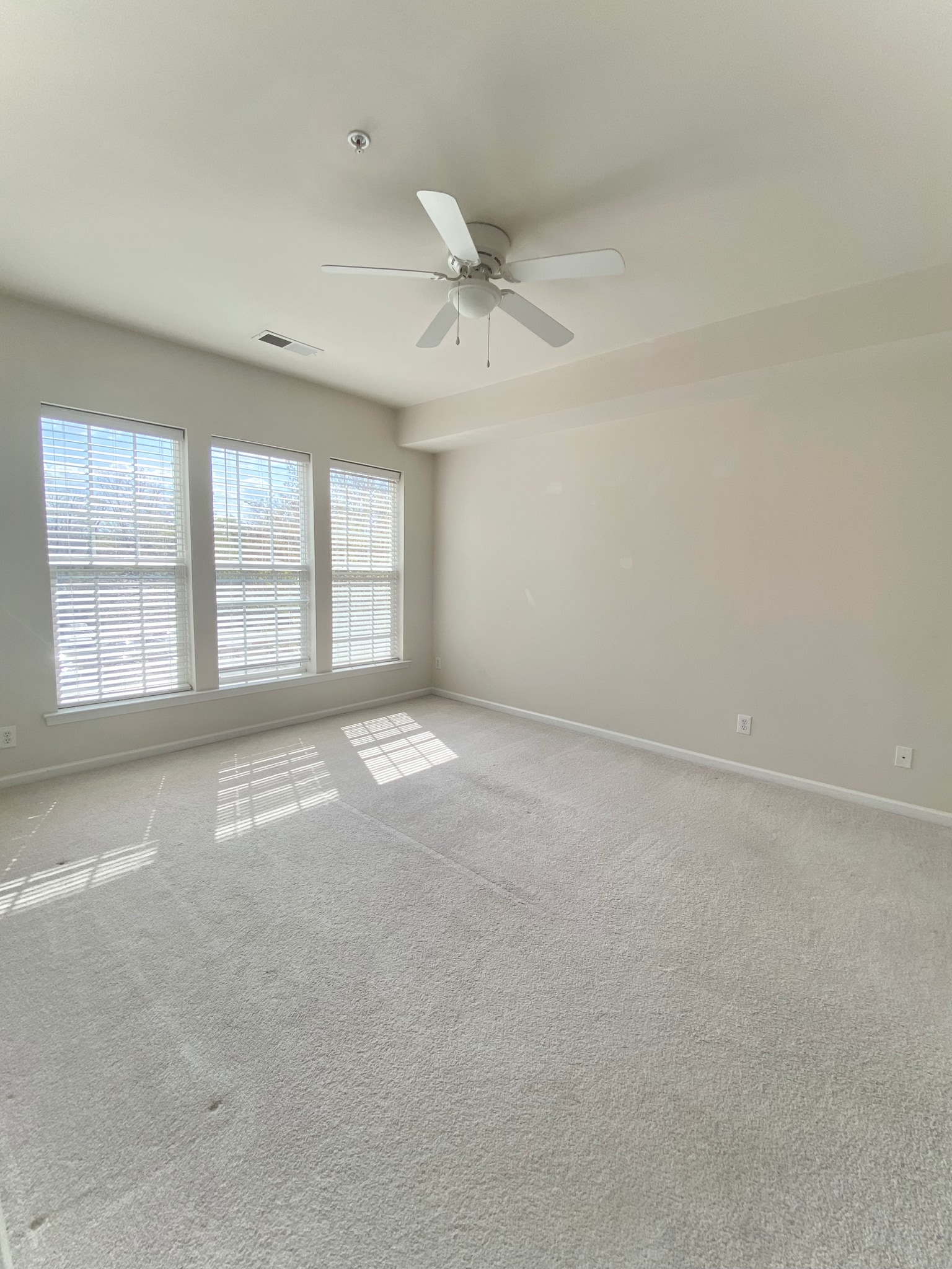 Building Photo - 14935 Santa Lucia Dr