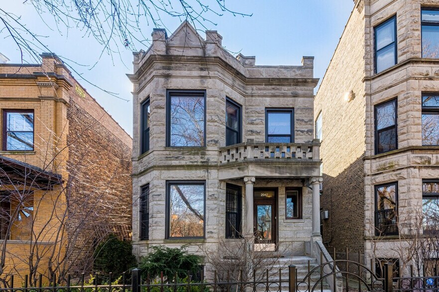 Building Photo - 2947 W Logan Blvd