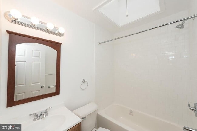 Building Photo - 3305 Elmora Ave