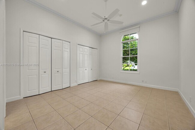 Building Photo - 11149 SW 78th Ave
