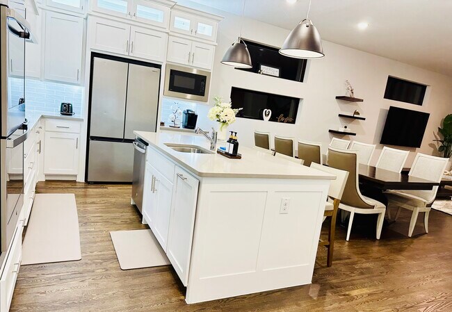 Building Photo - 512 Secretariat Dr