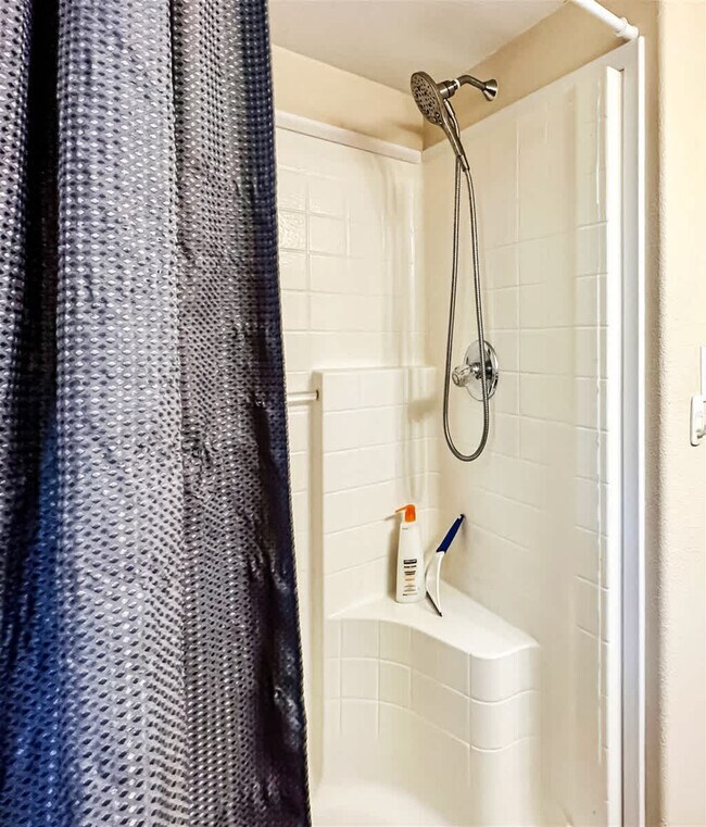 Building Photo - 218 Ironwood Dr