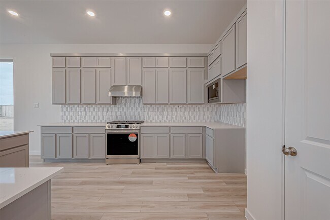 Building Photo - 11255 Tropical Forest Wy