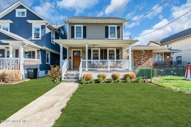 Building Photo - 510 Lareine Ave