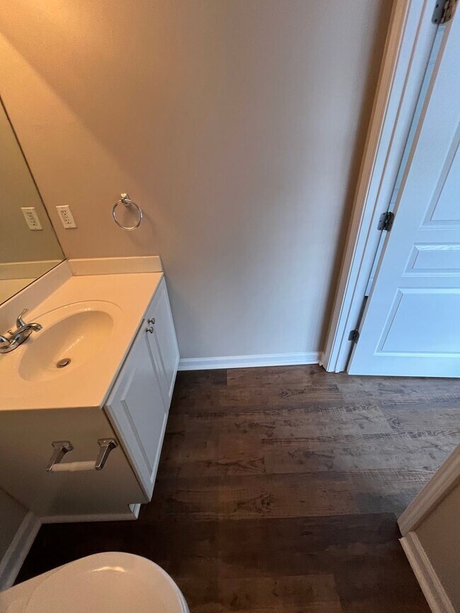 Building Photo - 14-1416 Romak