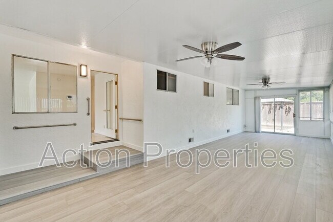 Building Photo - 2280 Brentwood Ct