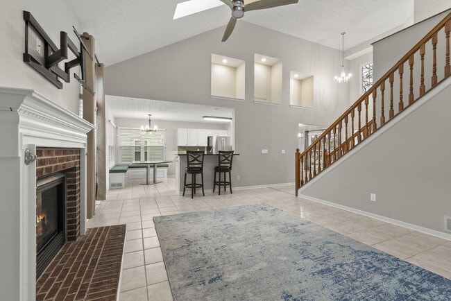 Building Photo - 397 Abbotsbury Dr