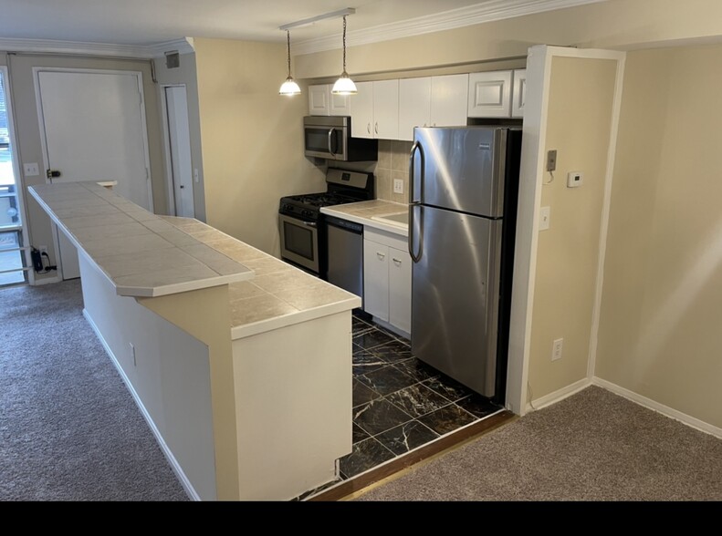 Building Photo - 7531 Spring Lake Dr