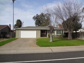 Building Photo - Coming Soon!   Nice 3 bedroom 2 bath home in Rancho Cordova