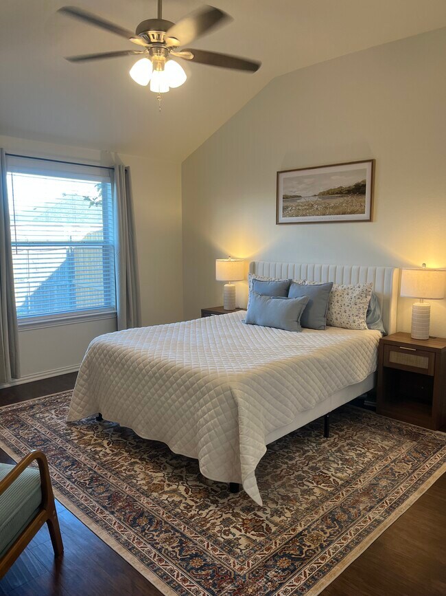 Building Photo - 208 Robin St