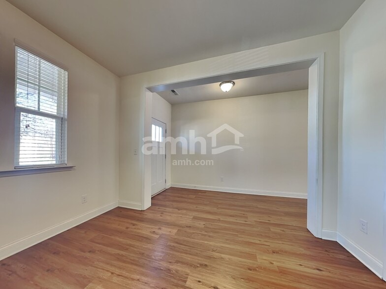 Building Photo - 6835 Thistle Down Dr