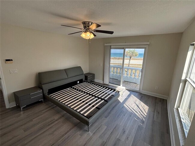 Building Photo - 3074 Ocean Shore Blvd