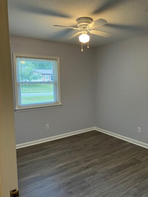 Building Photo - 11015 Lansford Dr