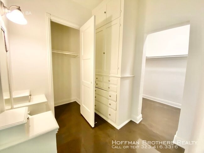 Building Photo - 900 S Serrano Ave Los Angeles CA 90006