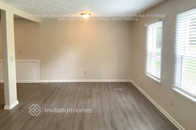 Building Photo - 246 Sandra Dr NW