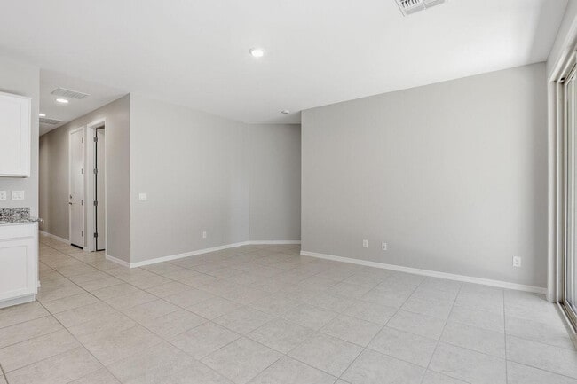 Building Photo - 9319 E Sector Dr