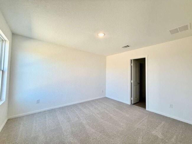 Building Photo - 10319 Munoz Mnr
