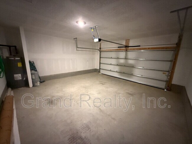 Building Photo - 7640 Gumbo Ave